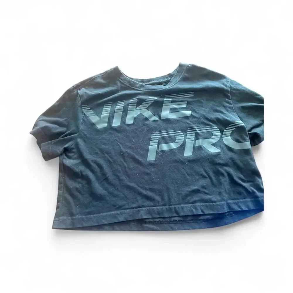Nike Cropped T-shirt Bundle (2)